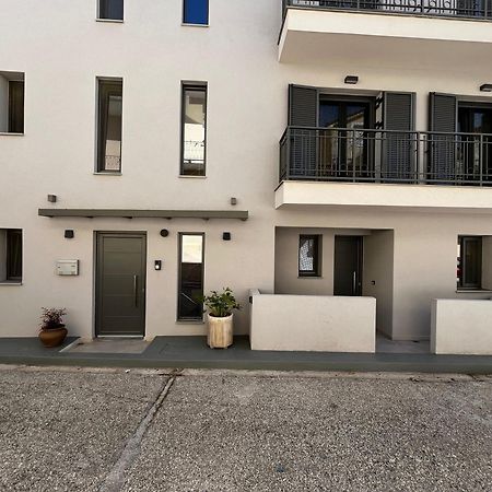 De Bosset Suites Kefalonia อาร์กอสโตลี ภายนอก รูปภาพ