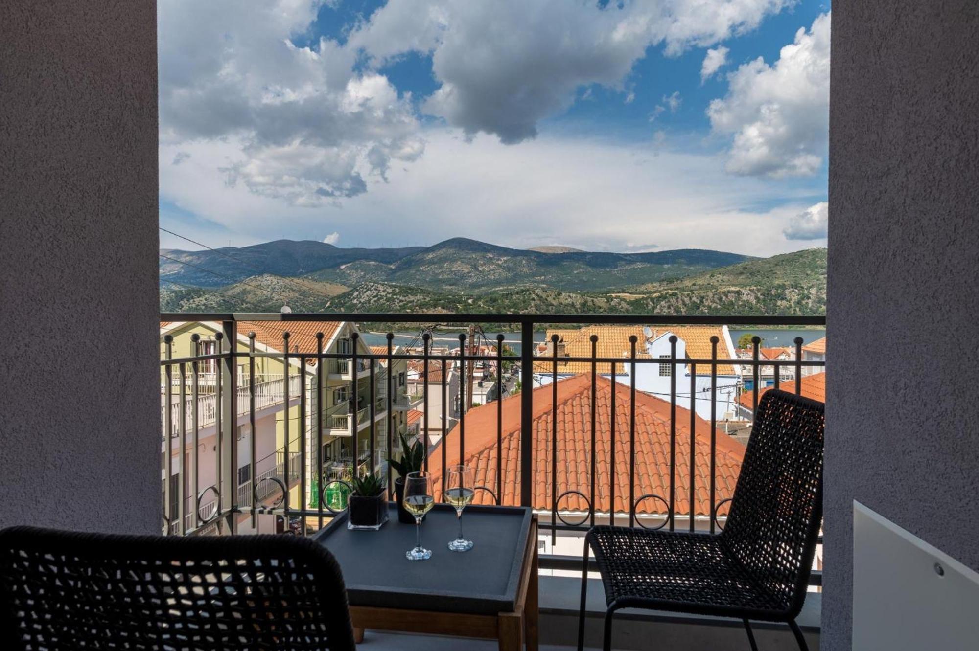 De Bosset Suites Kefalonia อาร์กอสโตลี ภายนอก รูปภาพ