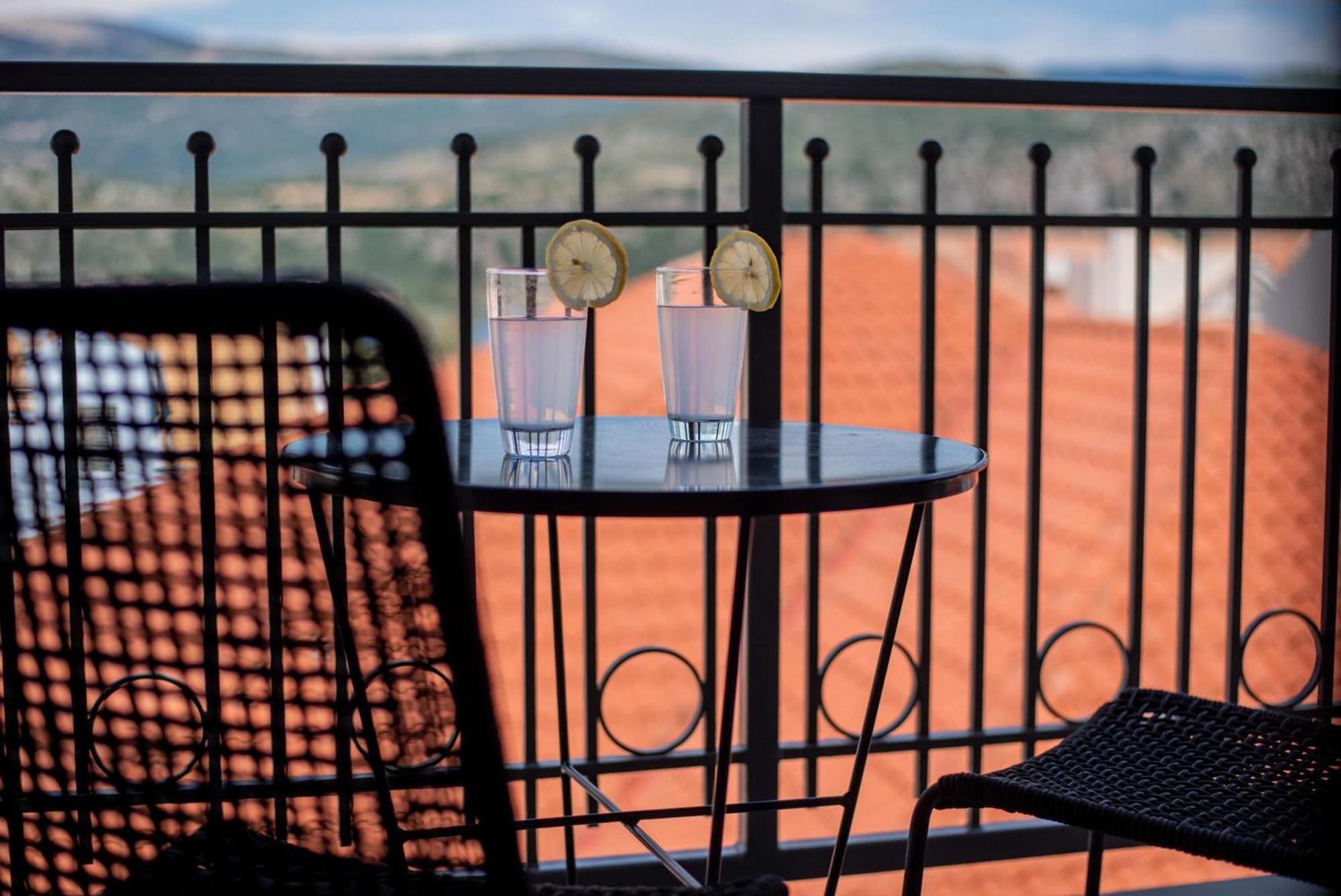 De Bosset Suites Kefalonia อาร์กอสโตลี ภายนอก รูปภาพ